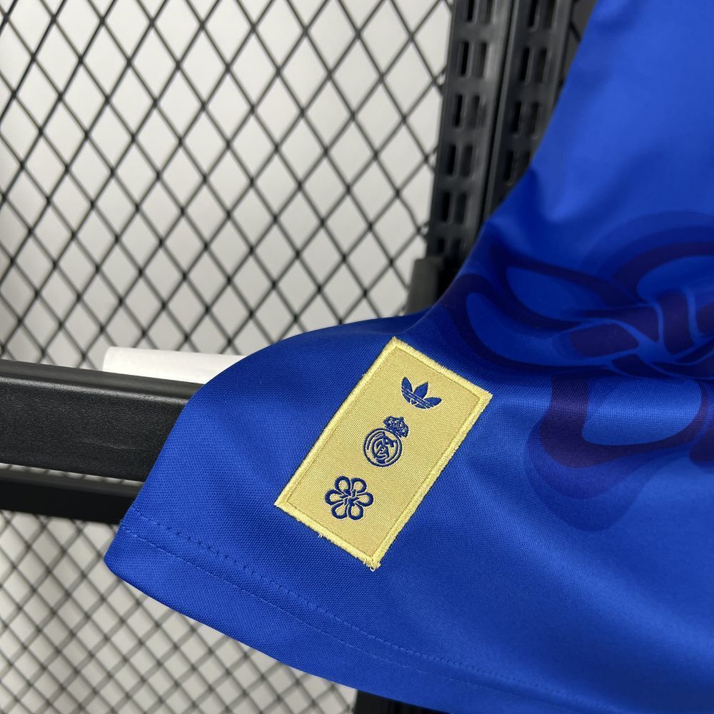 Real Madrid “Flor de Oro" Edición Especial