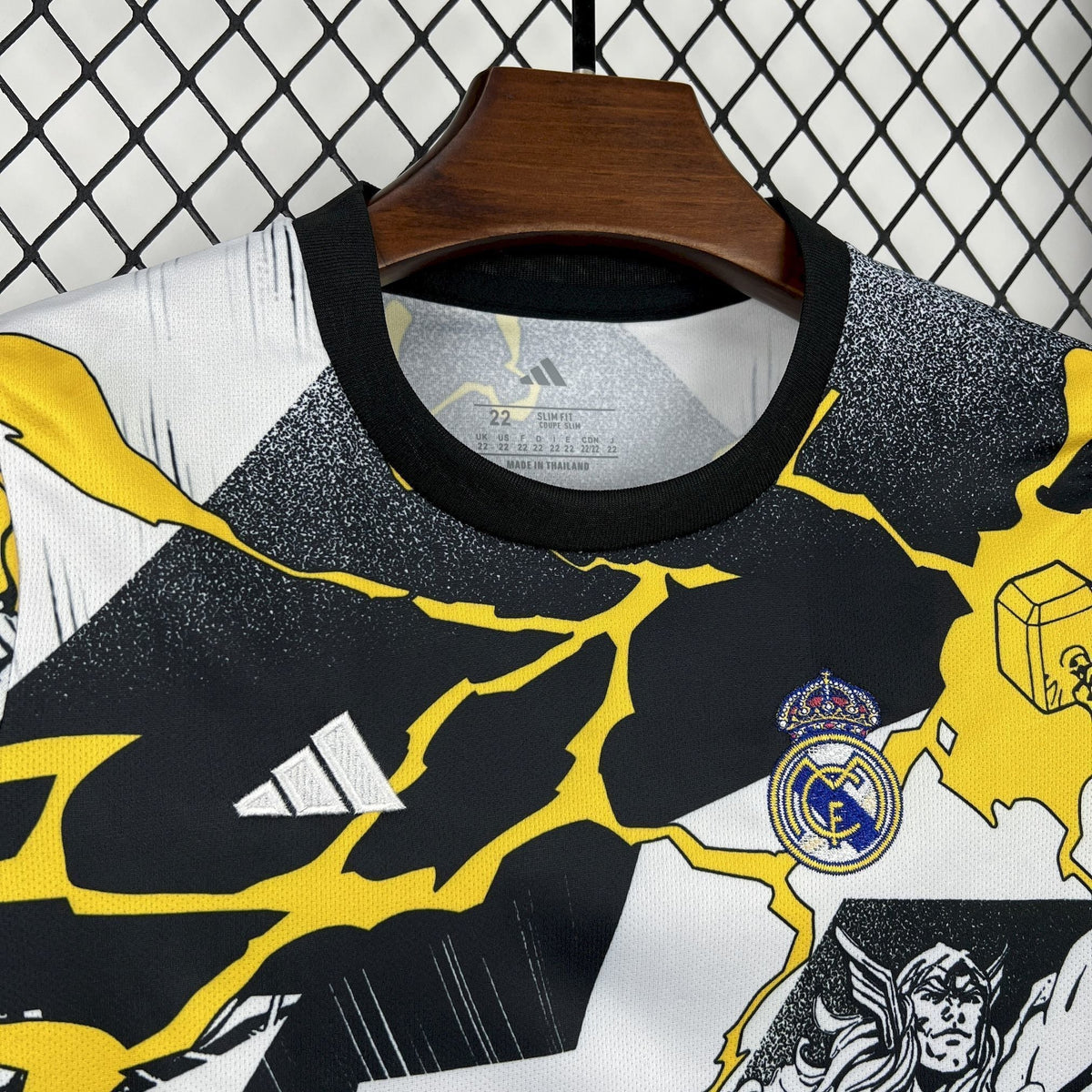 Real Madrid "Marvel" Edición Especial Talla Niño