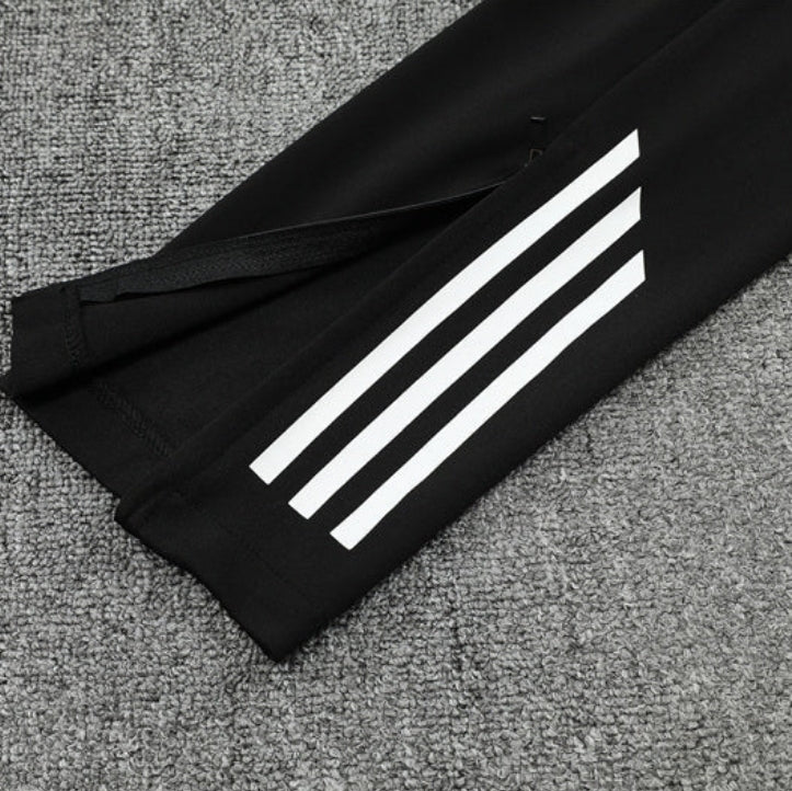 Manchester United White and Black Chándal