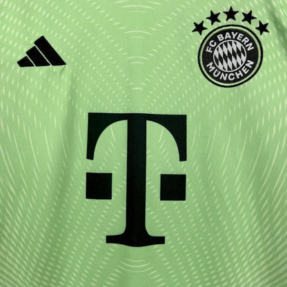 2025/2026 Bayern Munchen Green Goalkeeper Kit Talla Niño