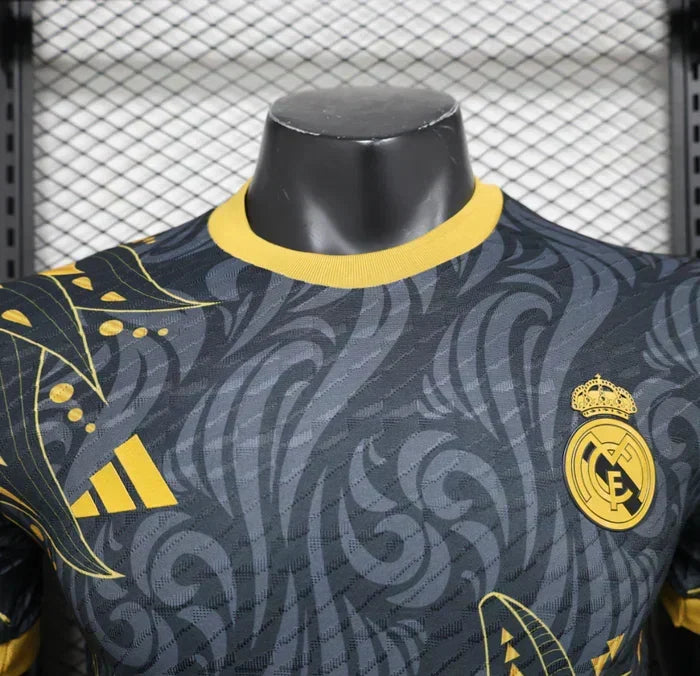 Real Madrid "Golden Wolf" Edición Especial
