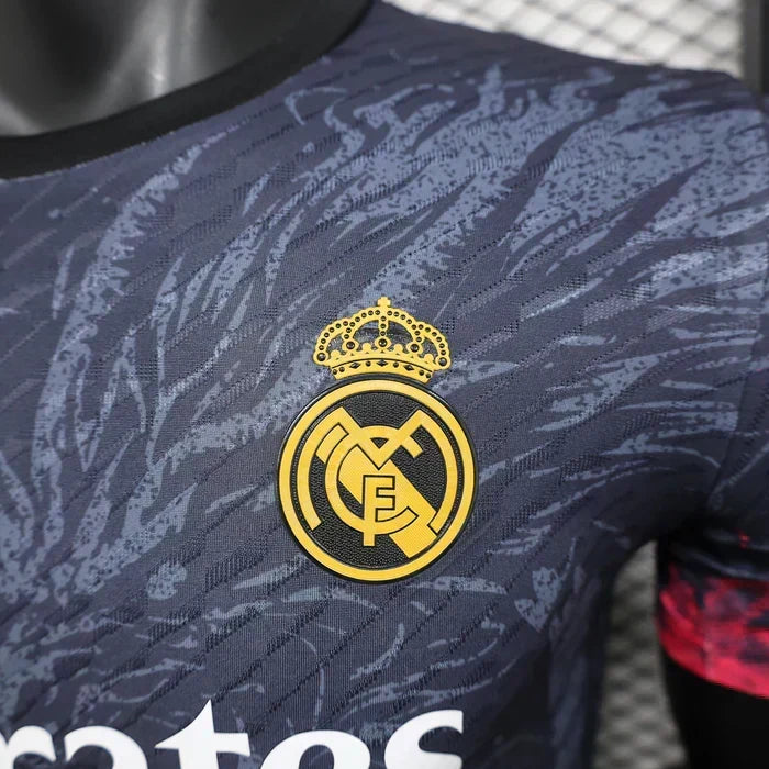 Real Madrid "Dragón Escarlata" Edición Especial