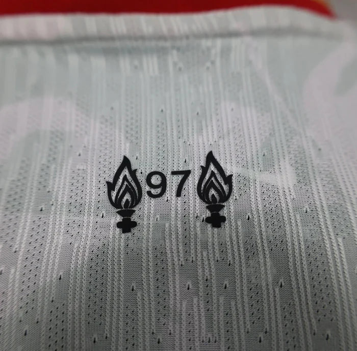 Liverpool 2024/2025 Alternativa Kit