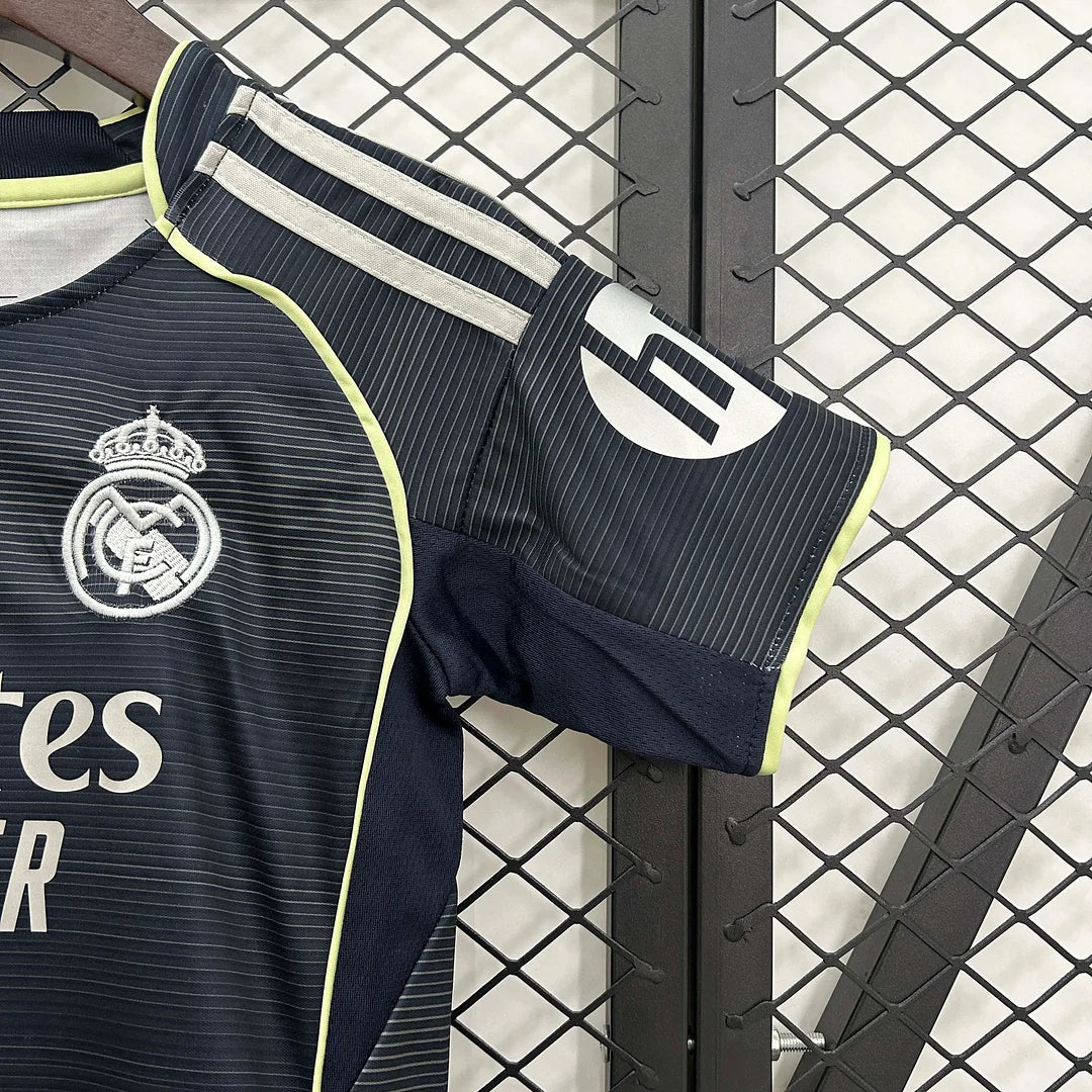 2025/2026 Real Madrid Visitante Kit Talla Niño