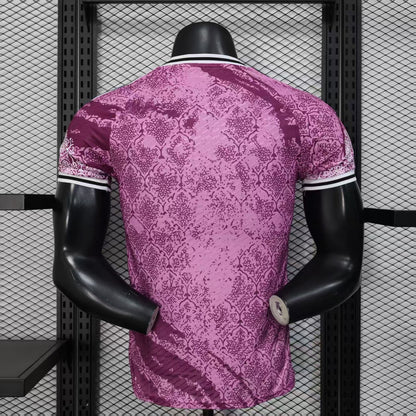 Real Madrid “Destello Rosa” Edición Especial