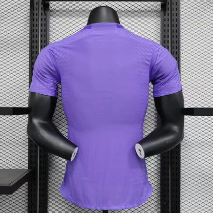 Real Madrid "Royal Violet Madrid" Edición Especial