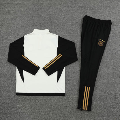 Germany Black and Beige Chándal