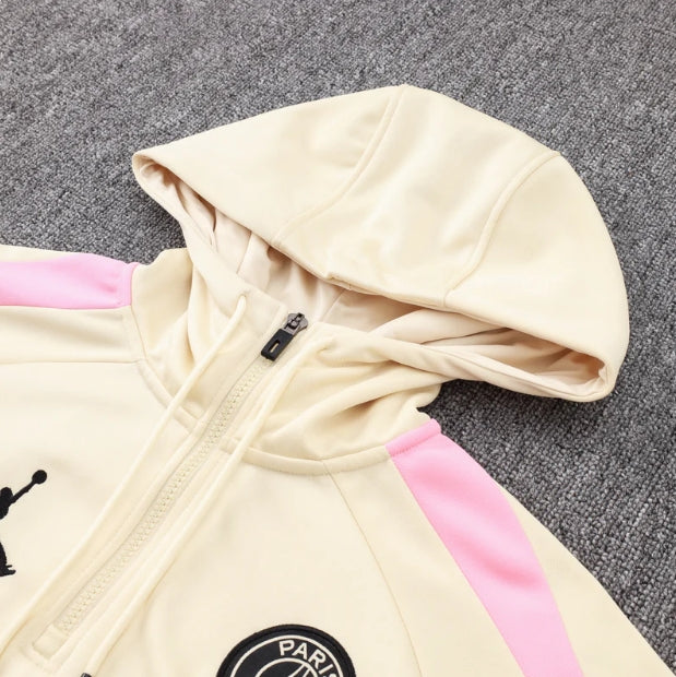 PSG Paris Saint Germain Beige and Black Chándal