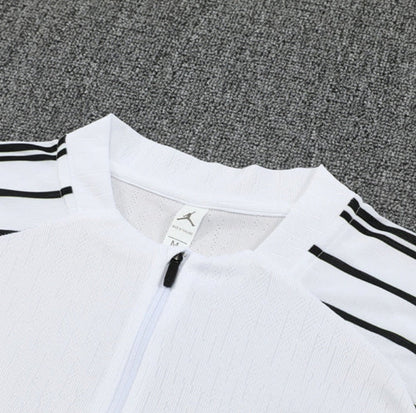 PSG Paris Saint Germain White and Black Chándal