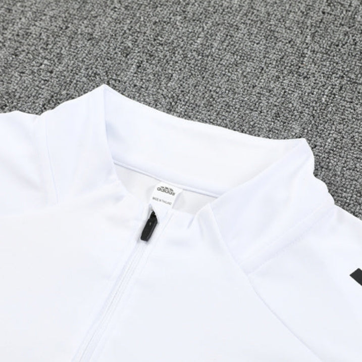 Manchester United White and Black Chándal