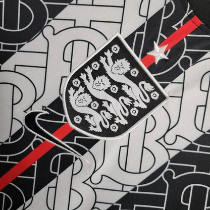 England "Regal Runic" Edición Especial