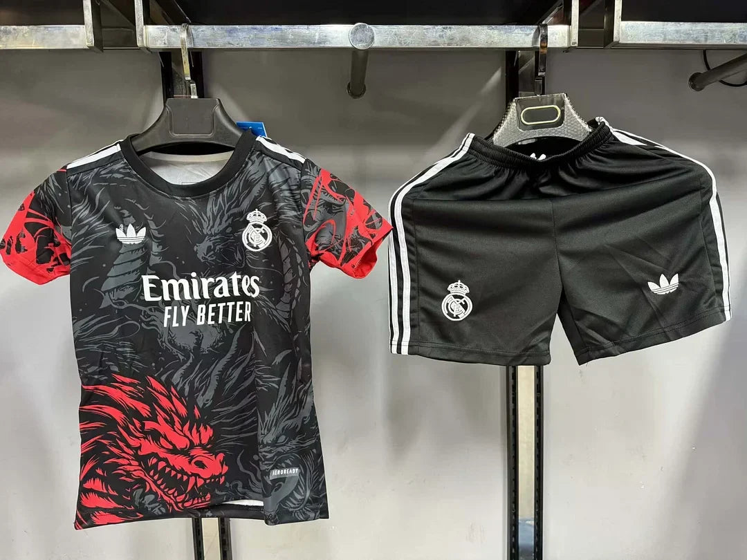 Real Madrid "Dragon's Embrace" Edición Especial Talla Niño