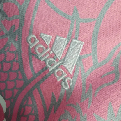 Real Madrid "Dragón Rosa" Edición Especial